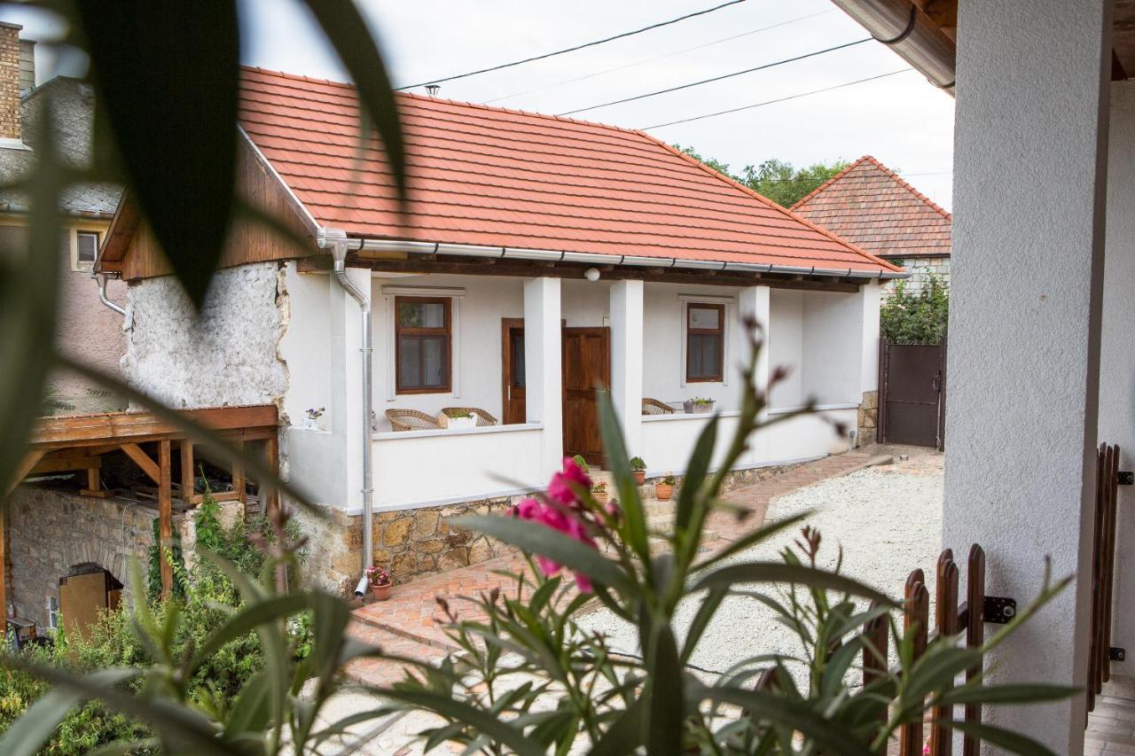 Tokaj Hill Panorama Guesthouse セレンチュ エクステリア 写真